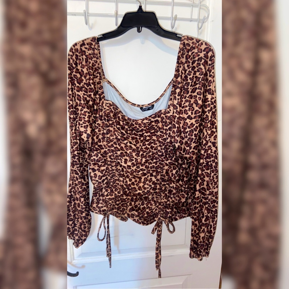 LEOPARD RUCHED CROP TOP